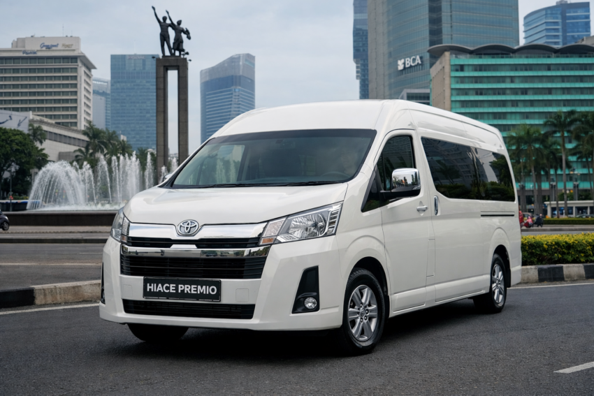 sewa hiace luxury layanan Royal Class Trans